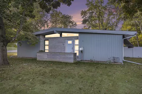 32 Golden, Battle Creek, MI 49015