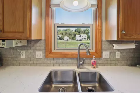 1128 Cumberland, Temperance, MI 48182 photo 18