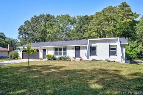 1559 Post, Holland, MI 49424