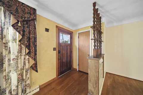 Entry Way - 318 Seneca, Jackson, MI 49202 photo 1 of 1