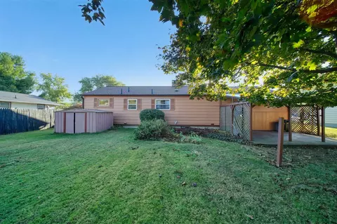 Exterior - 318 Seneca, Jackson, MI 49202 photo 9 of 12