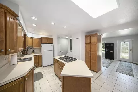 Kitchen - 6533 Bluebird, Jackson, MI 49201 photo 2 of 3
