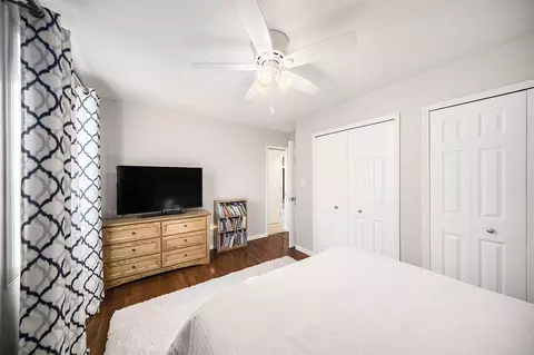 Bedroom - 6533 Bluebird, Jackson, MI 49201 photo 5 of 5