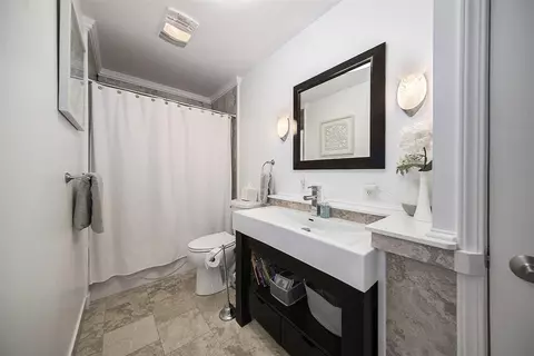 Bath - 6533 Bluebird, Jackson, MI 49201 photo 3 of 4