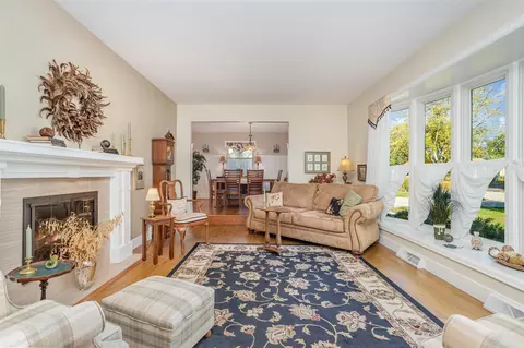 Living - 725 Wright, Marshall, MI 49068 photo 1 of 3