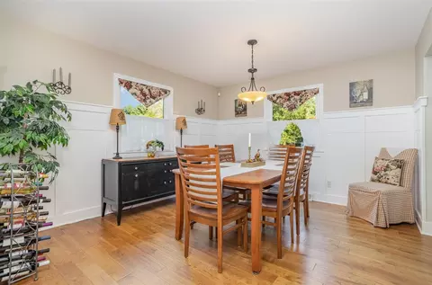 Dining - 725 Wright, Marshall, MI 49068 photo 1 of 2