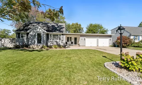 1936 Lawnel, Norton Shores, MI 49441