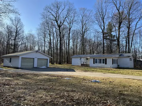 4090 E Shr, Stanton, MI 48888