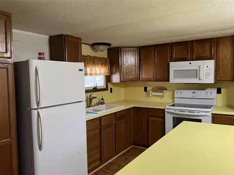 Kitchen - 4090 E Shr, Stanton, MI 48888 photo 2 of 3