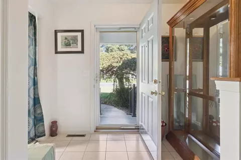 Entry Way - 507 Middleton, Buchanan, MI 49107 photo 1 of 5