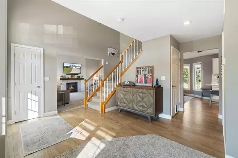 Entry Way - 1219 Breezy, Jackson, MI 49201 photo 2 of 2