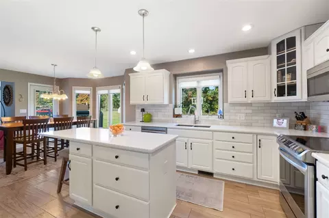 Kitchen - 1219 Breezy, Jackson, MI 49201 photo 4 of 7