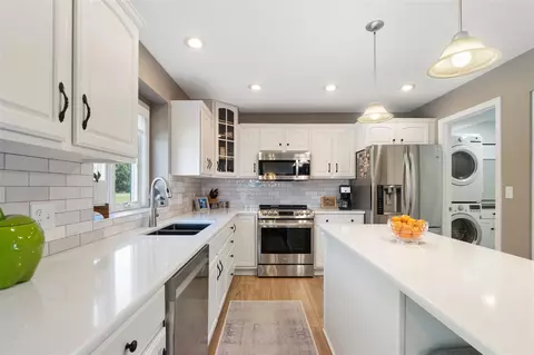 Kitchen - 1219 Breezy, Jackson, MI 49201 photo 2 of 7