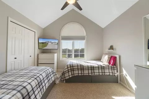 Bedroom - 1219 Breezy, Jackson, MI 49201 photo 6 of 10