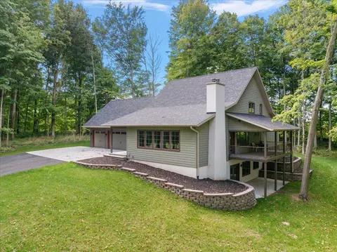 8806 Lakewood, Berrien Center, MI 49102