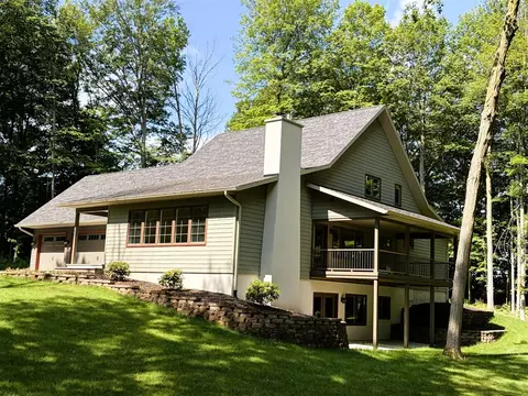 8806 Lakewood, Berrien Center, MI 49102