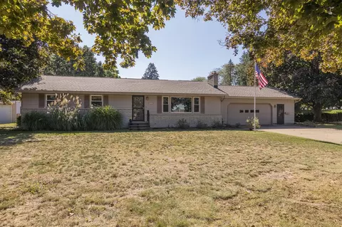 659 Benhoy, Plainwell, MI 49080