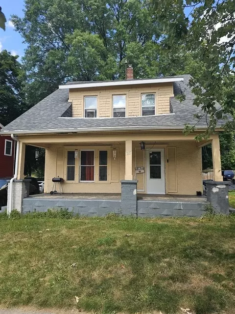 261 Emmett, Battle Creek, MI 49017