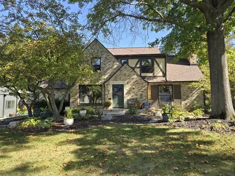 910 Floral, Grand Rapids, MI 49506