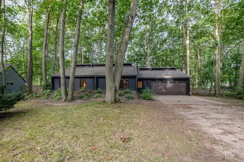 3521 Eastern, Holland, MI 49424