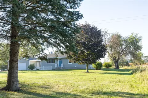 1882 E Peck Lk, Ionia, MI 48846