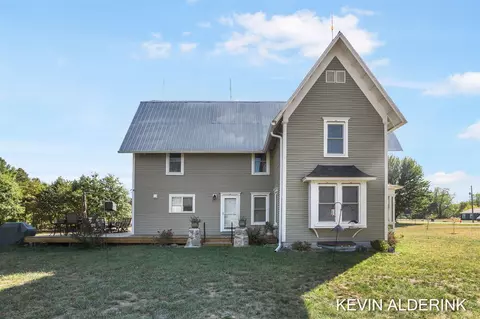 211 66th, South Haven, MI 49090