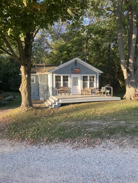 3711 Peterson, Gobles, MI 49055