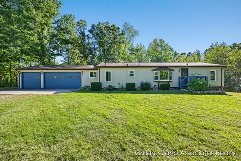 3500 Lee, Saranac, MI 48881