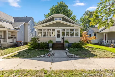 6 W 18th, Holland, MI 49423