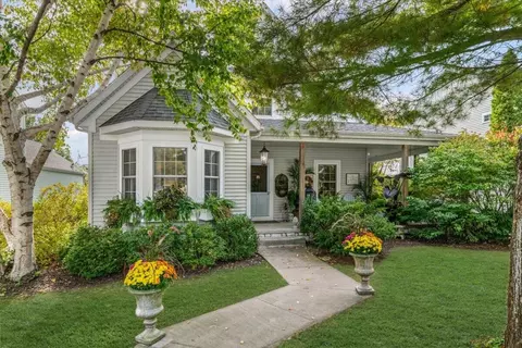 533 Upton, Saint Joseph, MI 49085 photo 2