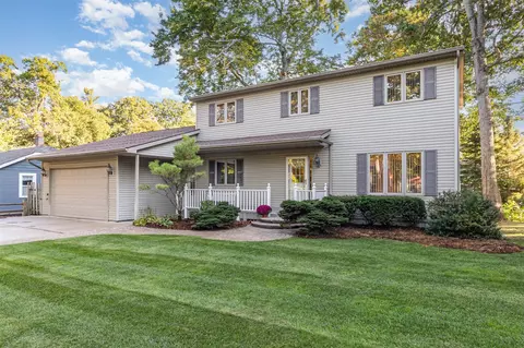 1719 Lyka, Commerce Twp, MI 48382
