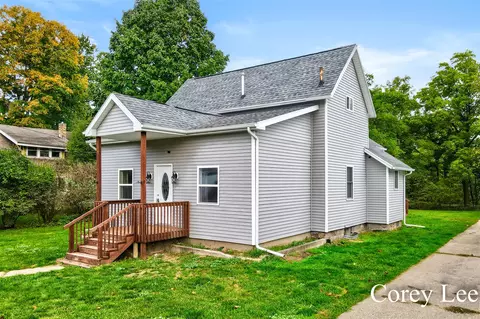 83 Main, Saranac, MI 48881