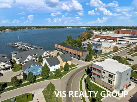 532 W 16th St #210, Holland, MI 49423