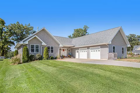 61704 Crystal Bch, Sturgis, MI 49091