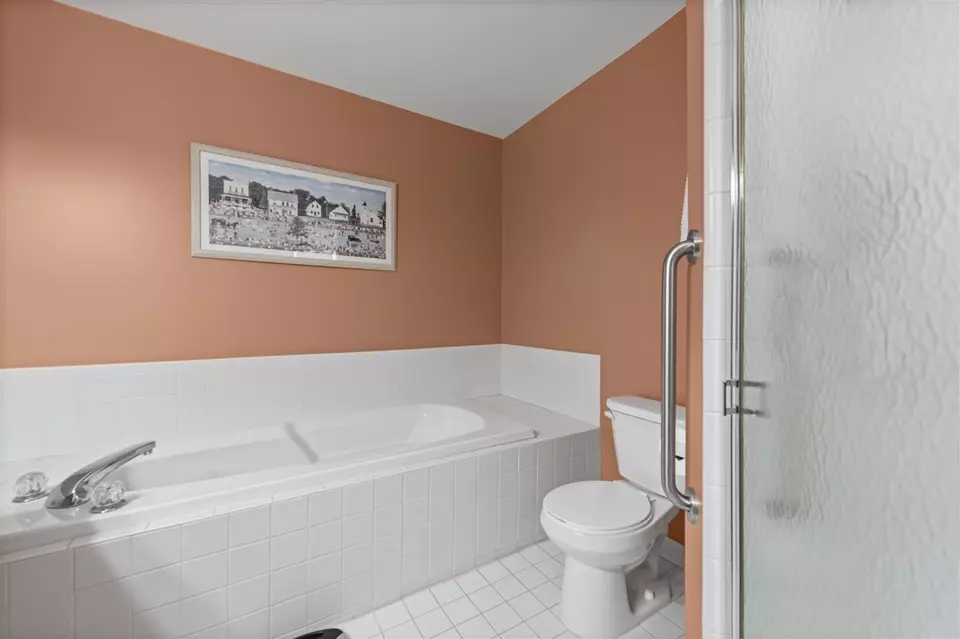 Bath - 35812 Lone Pne, Farmington Hills, MI 48335 photo 3 of 3
