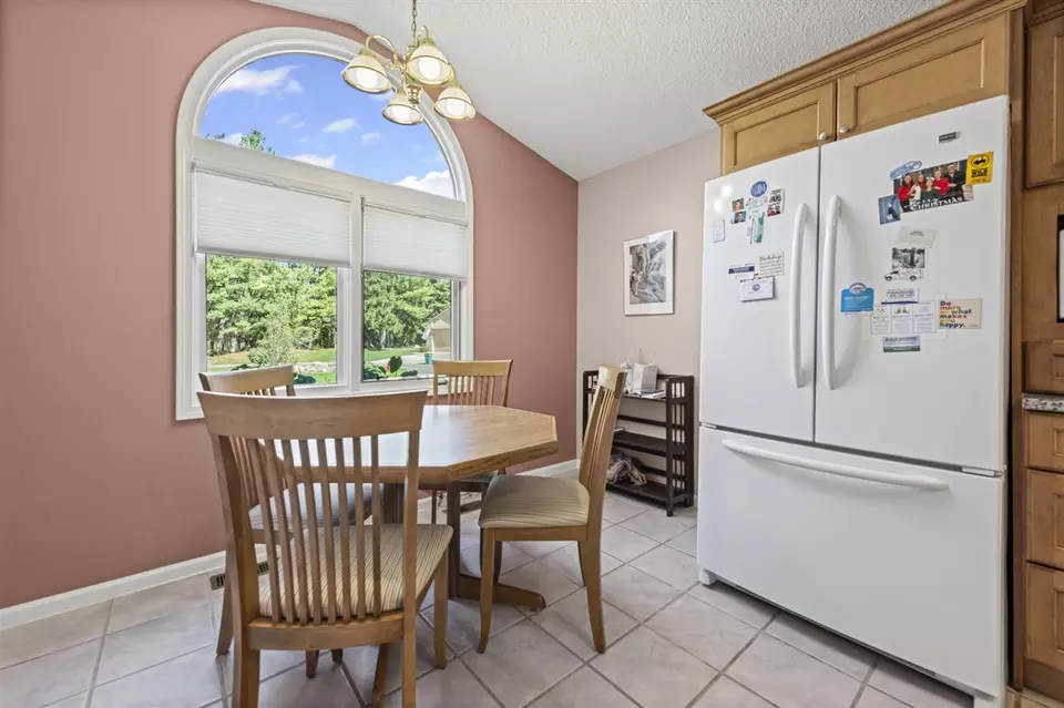 Kitchen - 35812 Lone Pne, Farmington Hills, MI 48335 photo 3 of 4