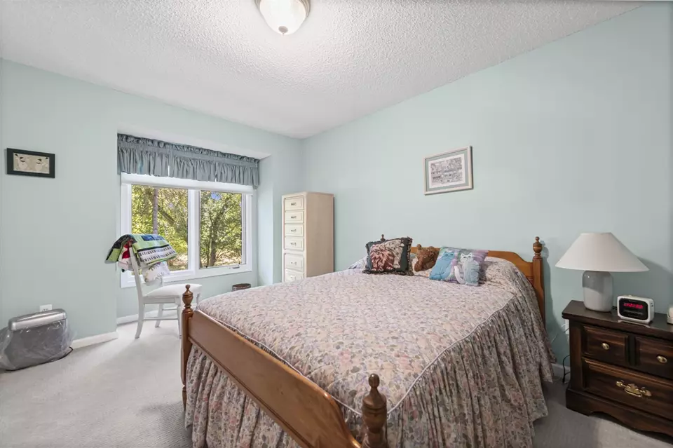 Bedroom - 35812 Lone Pne, Farmington Hills, MI 48335 photo 3 of 4