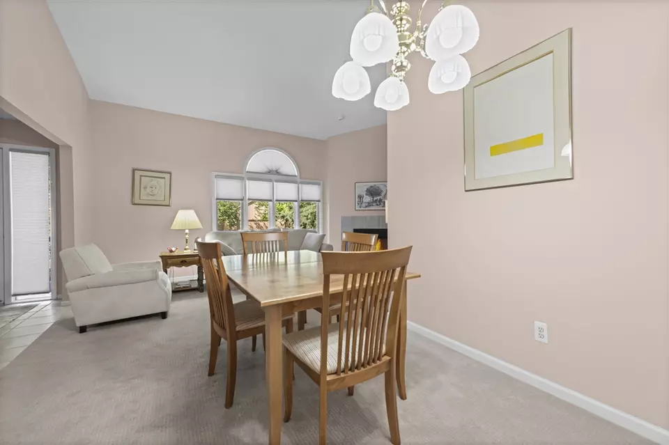 Dining - 35812 Lone Pne, Farmington Hills, MI 48335 photo 2 of 2