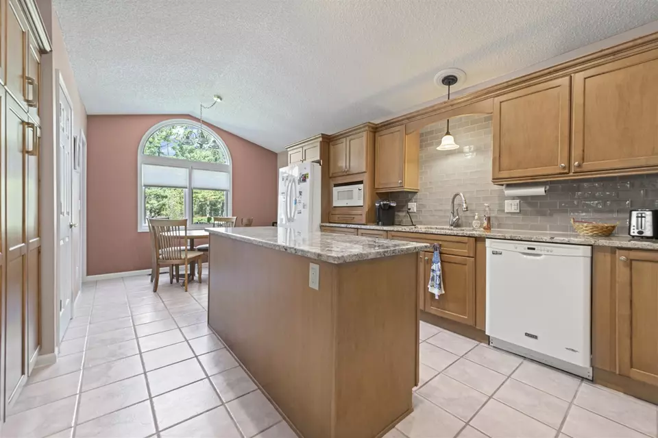 Kitchen - 35812 Lone Pne, Farmington Hills, MI 48335 photo 1 of 4