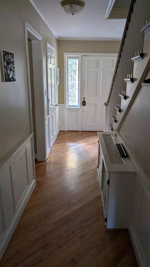 Entry Way - 1783 Brewer, Leonard, MI 48367 photo 4 of 7
