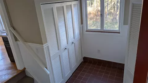 Entry Way - 1783 Brewer, Leonard, MI 48367 photo 2 of 7