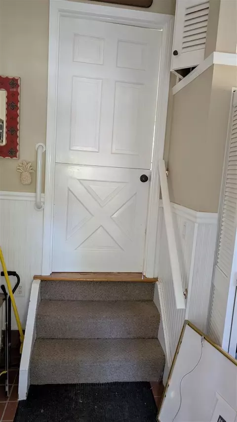 Entry Way - 1783 Brewer, Leonard, MI 48367 photo 3 of 7