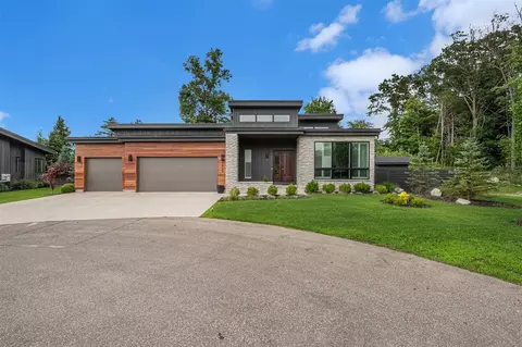 6569 Round Hl, Grand Rapids, MI 49546