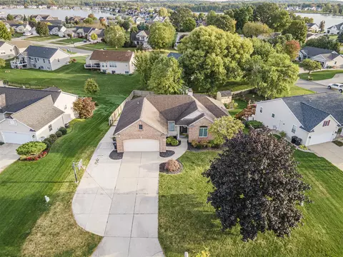 2483 Willow Crk, Jenison, MI 49428