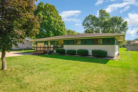 17069 Moorepark, Three Rivers, MI 49093