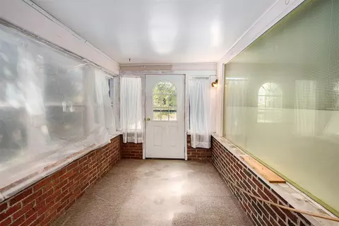 Entry Way - 819 N West, Jackson, MI 49202 photo 1 of 4