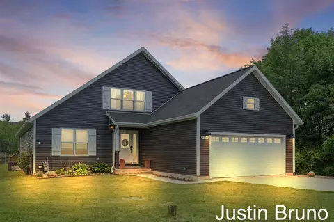 6150 Cannonsburg, Belmont, MI 49306