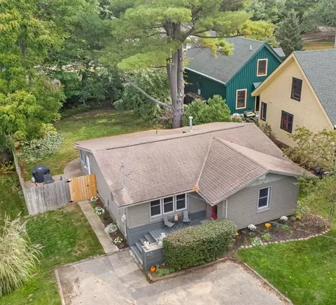 43 Ellis, Douglas, MI 49406
