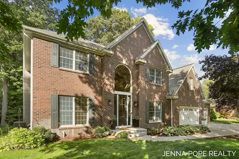 15375 Oak Pt, Spring Lake, MI 49456