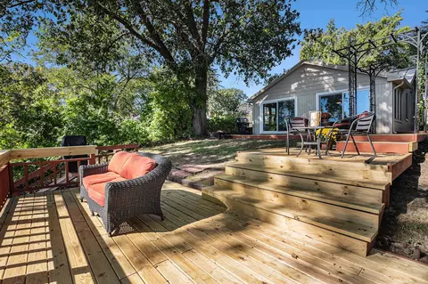 10093 Woodlawn, Portage, MI 49002